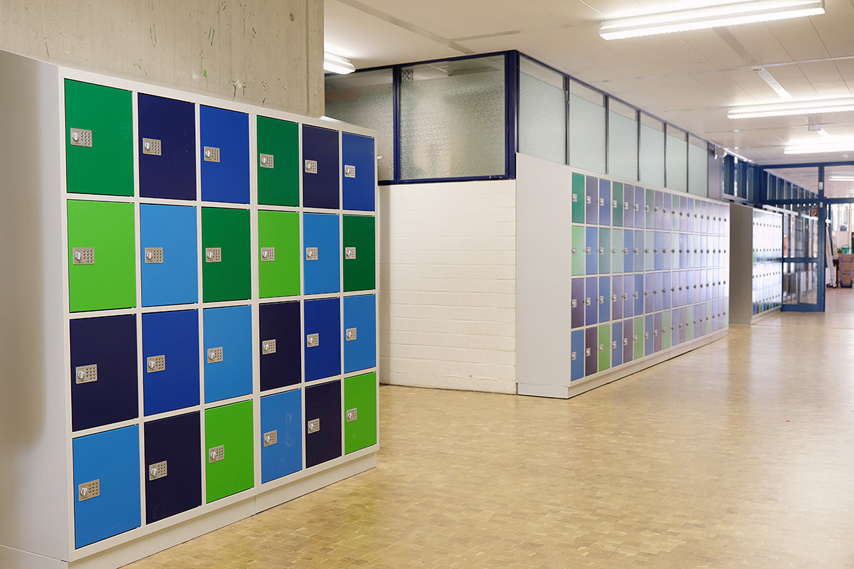 Die Schließfachanlagen von astradirect, im Albertus Magnus Gymnasium in Ettlingen
